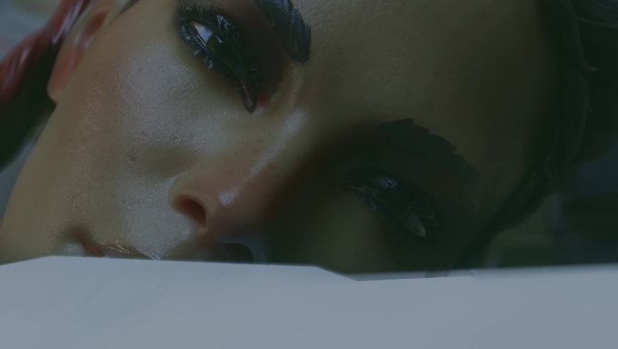 Loba Gets Her Ass Sprinkled With Hot Cum While Lying In Bed